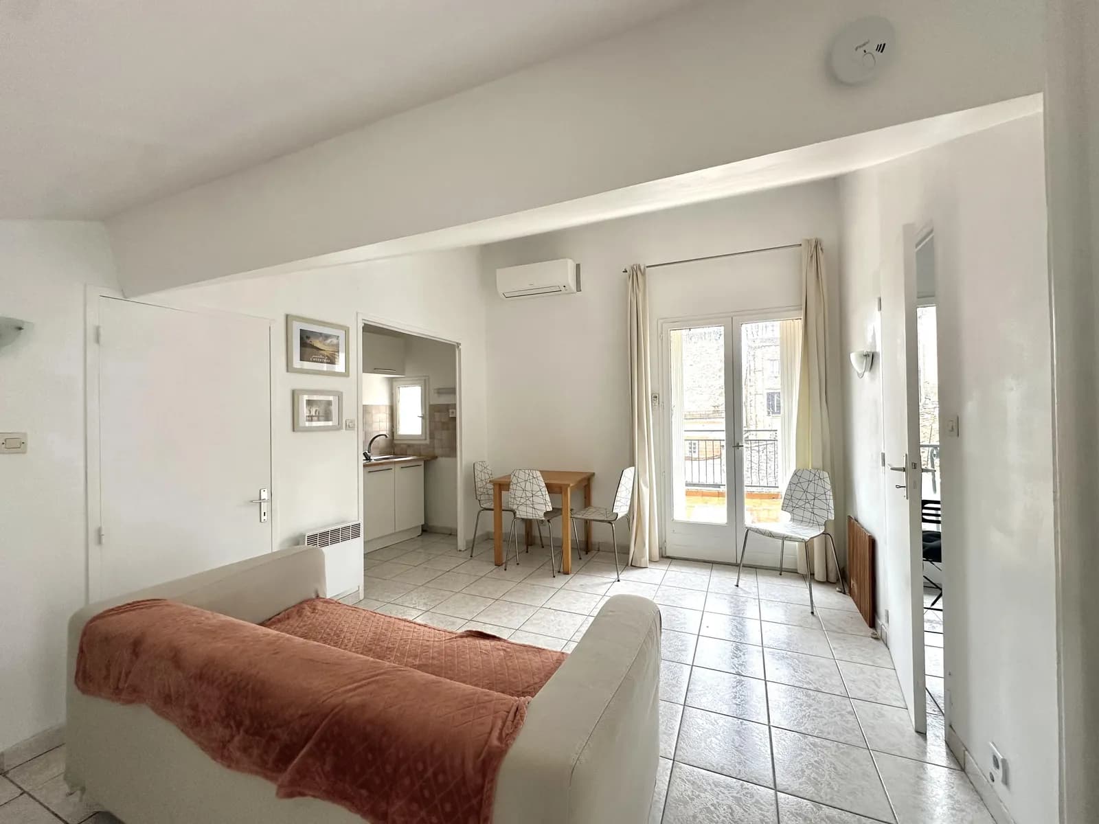 Immeuble 155 m² - Photo 1