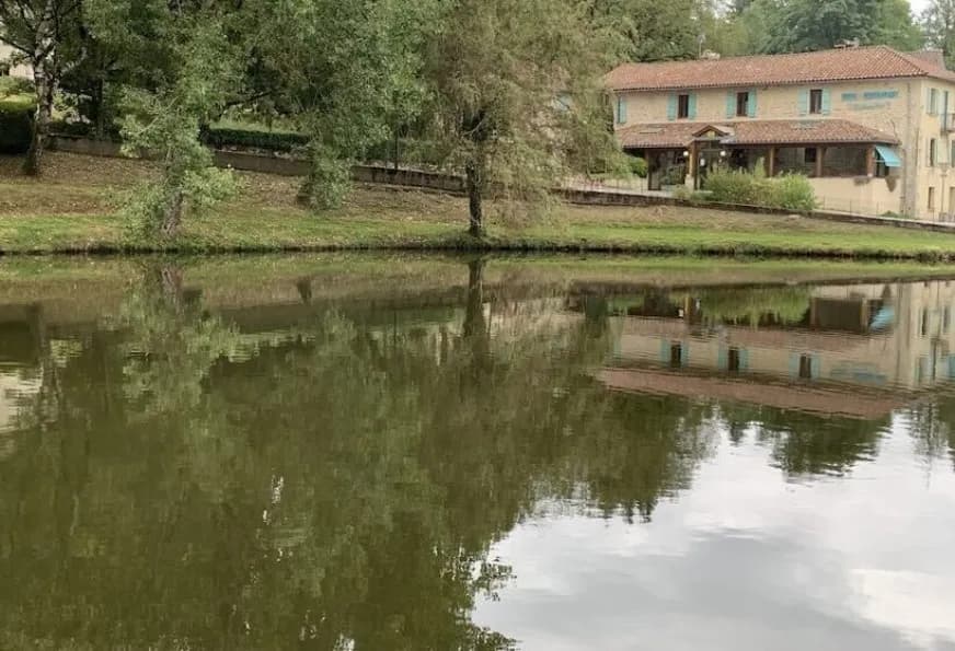 Ensemble immobilier 19 pièces 600 m² - Photo 1