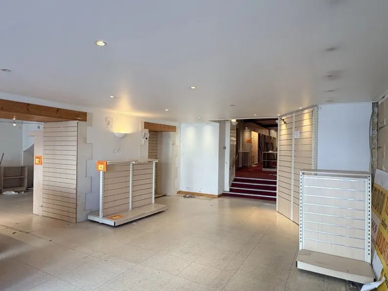 Immeuble 645 m² - Photo 1