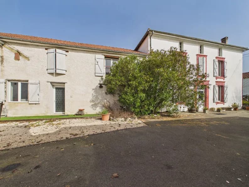 Immeuble 208 m² - Photo 1