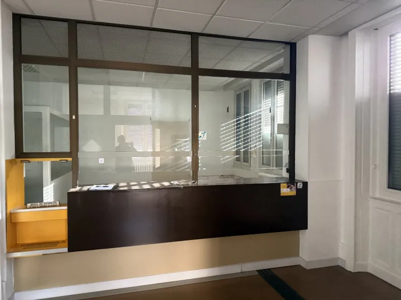 Immeuble 600 m² - Photo 1