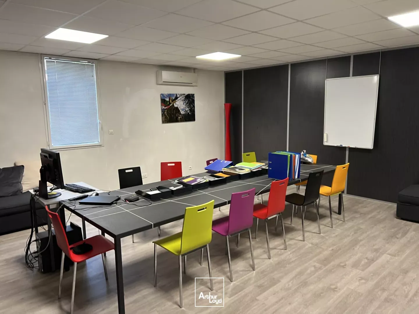 Immeuble indépendant à vendre à Nantes bureaux avec parkings optimisables - Photo 1