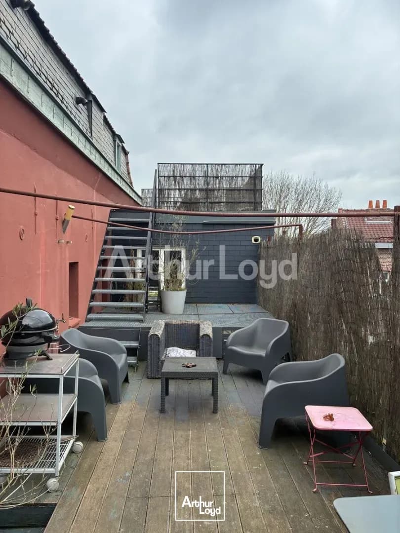 Immeuble indépendant à vendre à Lille - Bureaux de standing et logement avec terrasse face à l'Esplanade - Photo 1