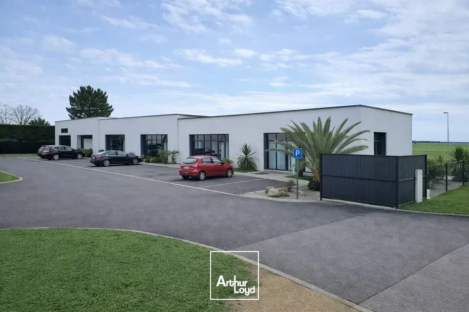 ENSEMBLE IMMOBILIER COMMERCIAL À VENDRE - ZONE MENDÈS FRANCE - NIORT - Photo 1