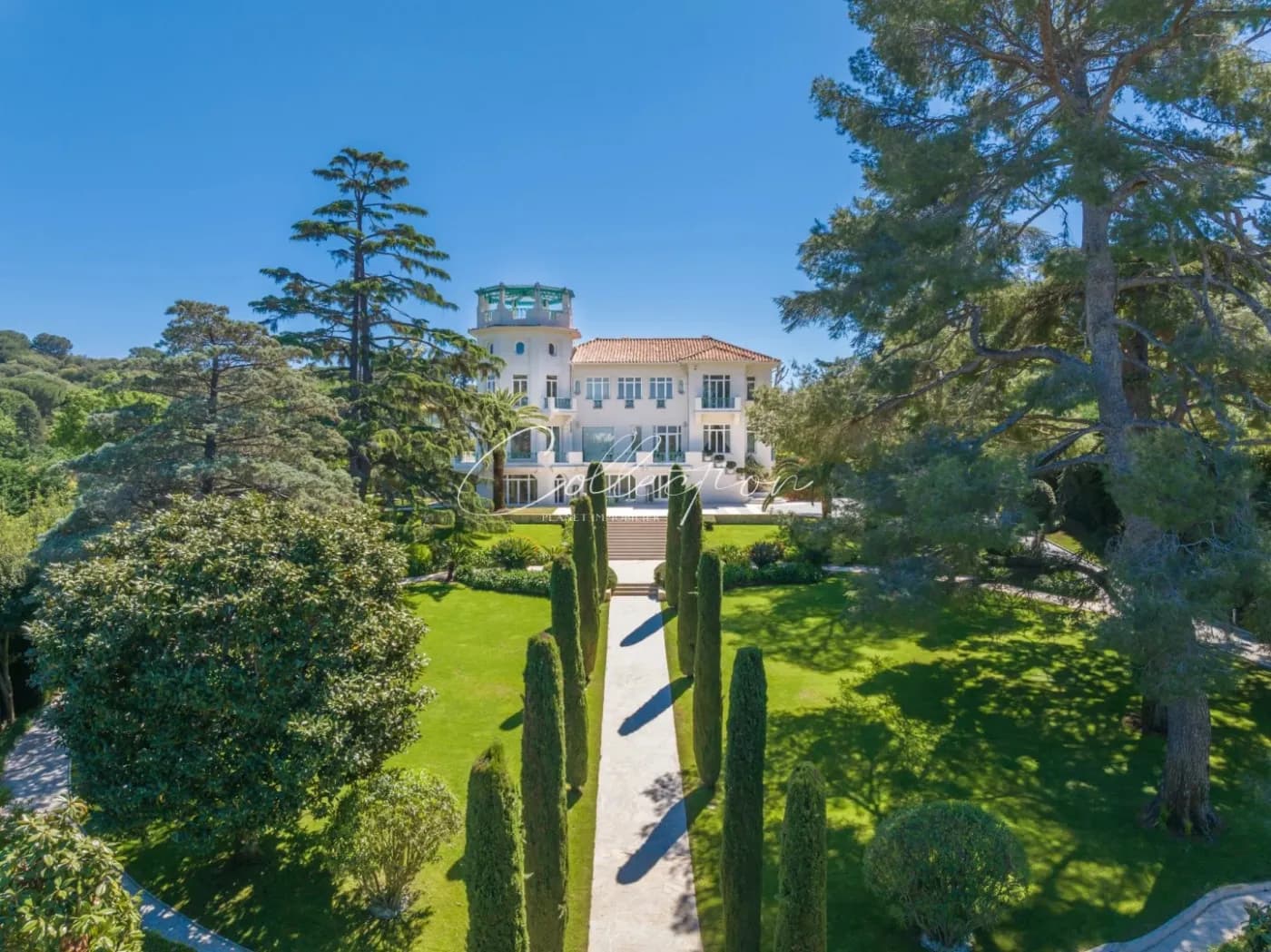 CAP D'ANTIBES ENSEMBLE IMMOBILIER DE 3 MAISONS AVEC PISCINE - Photo 1
