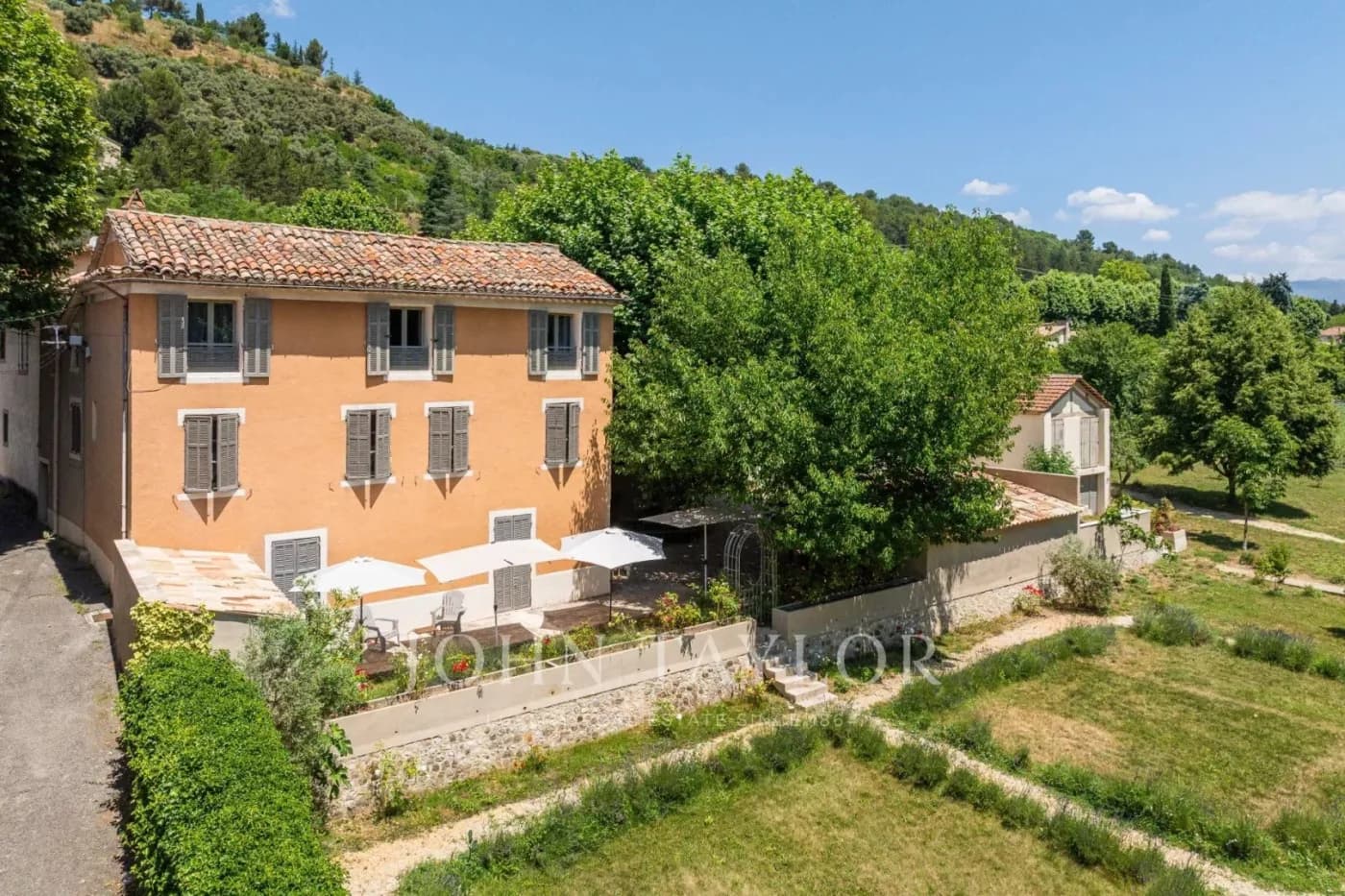 Propriété de Charme à vendre à Riez - Ensemble Immobilier avec L - Photo 1