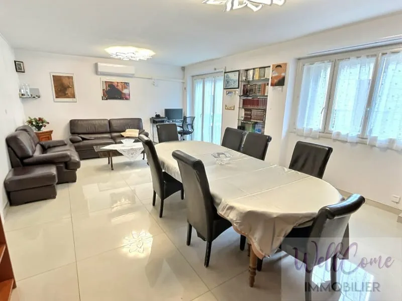 Immeuble - Photo 1