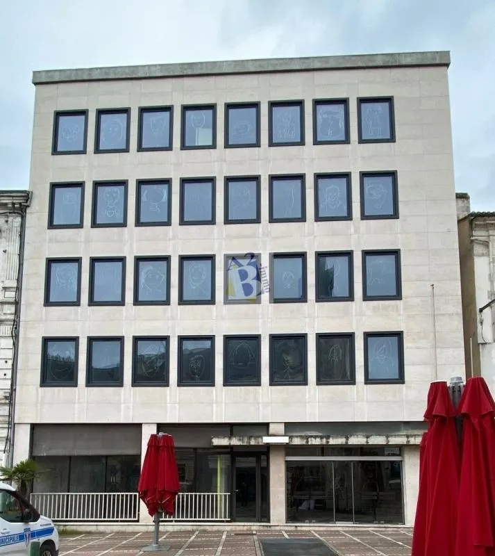 IMMEUBLE centre ANGOULEME - Photo 1