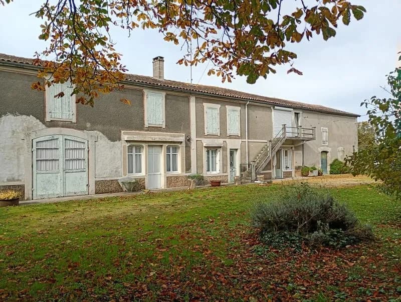 Ensemble immobilier à rénover - Photo 1