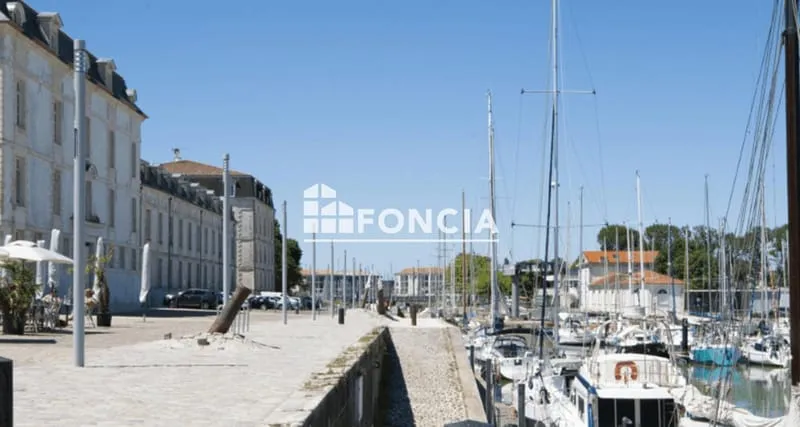 Immeuble de standing au port de Rochefort - Photo 1