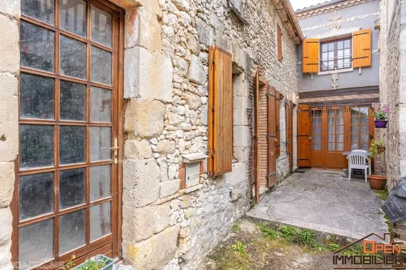 Ensemble immobilier - Photo 1