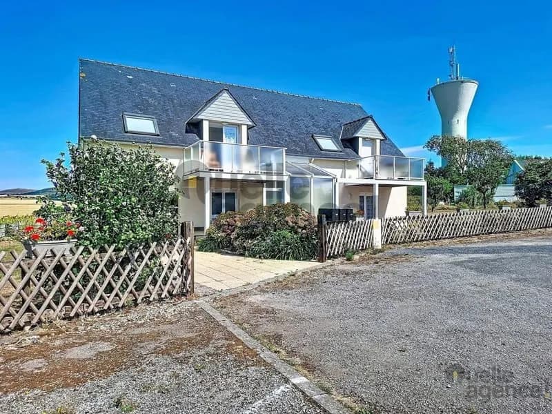 Maison composée de trois appartements indépendants à seulement 400 mètres de la plage de Pentrez - Photo 1