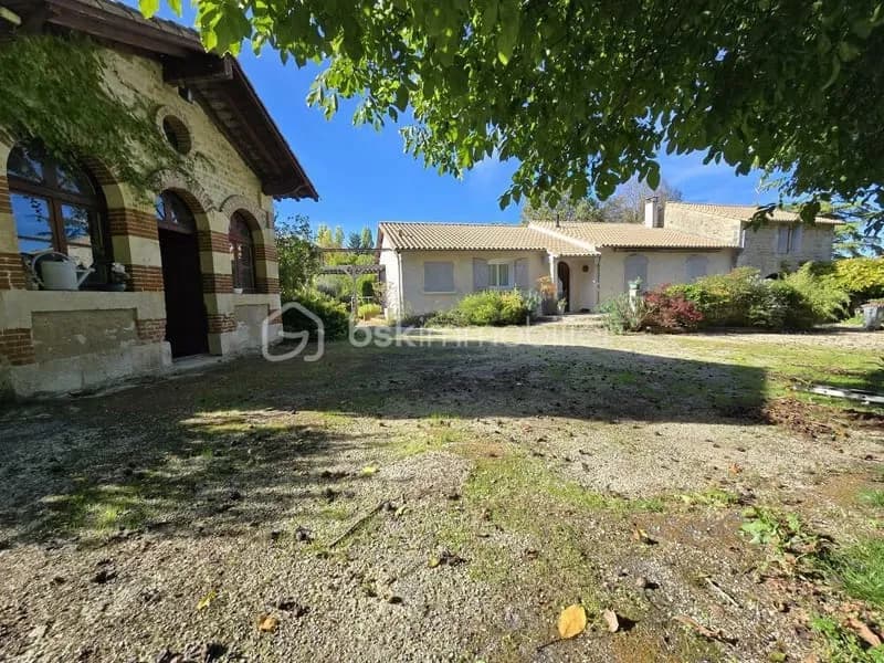 Ensemble immobilier avec dépendance en pierre de 360m2 - Photo 1