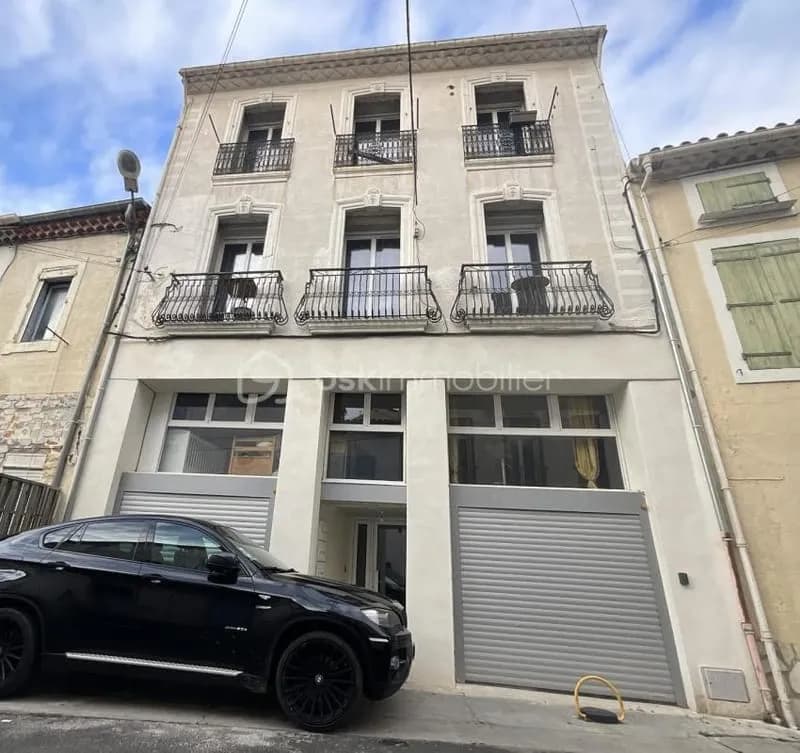 Immeuble rénové d'environ 350 m² à Thézan‑lès‑Béziers - Photo 1
