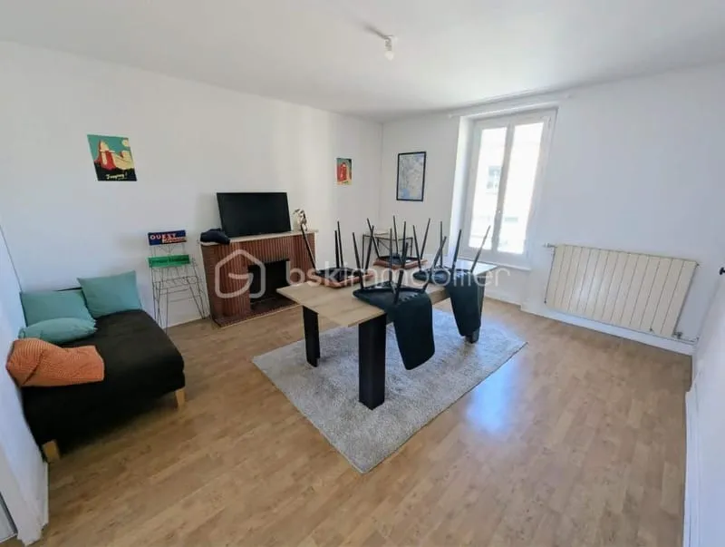 Immeuble de rapport situé au centre de FOUGERES 35300 - Photo 1