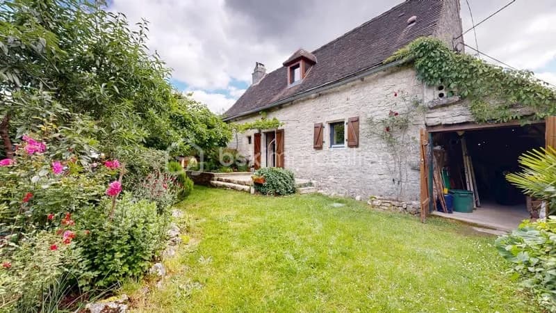 Ensemble immobilier de 102 m² - Photo 1