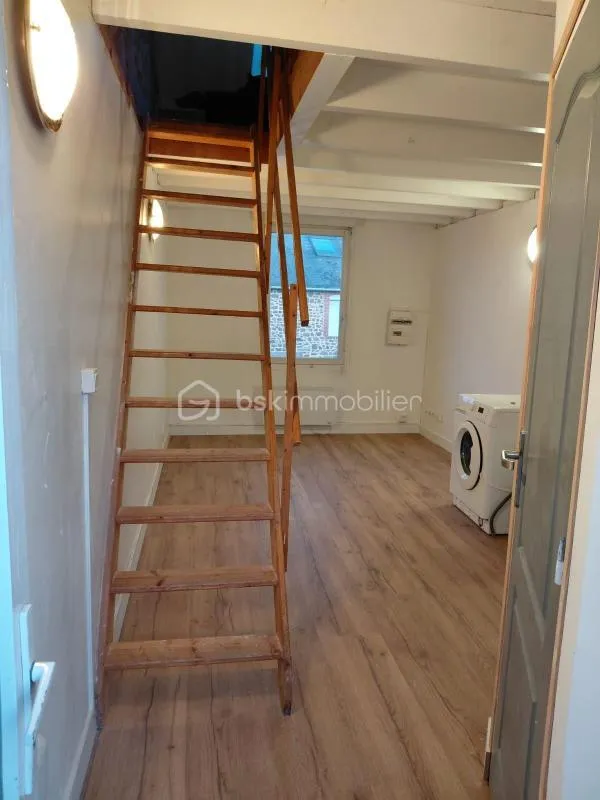Immeuble à usage commercial et d'habitations - Photo 1