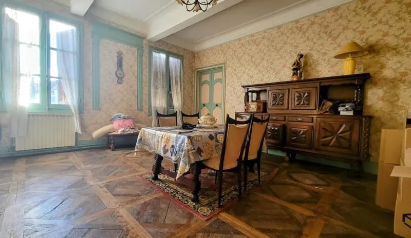 Ensemble immobilier sur la place de Marciac avec local commercial ! - Photo 1