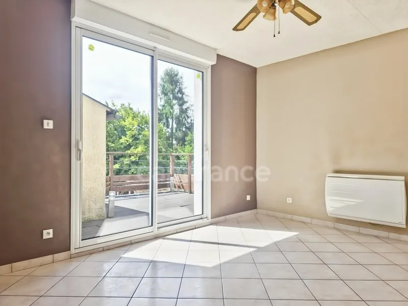 Ensemble immobilier - Local commercial, partie production et son habitation avec vue sur rivière - Photo 1