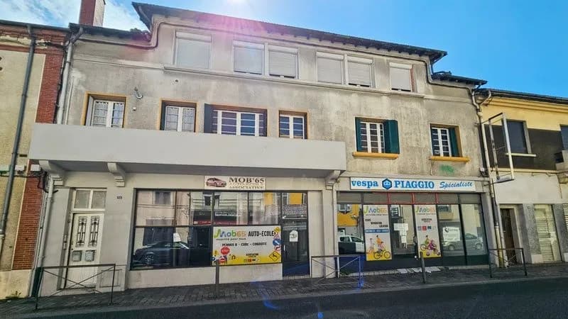 Immeuble à rénover avec local commercial + 2 T5 à vendre TARBES (65) - Photo 1