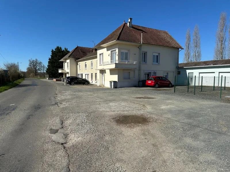 Immeuble à vendre DOMERAT (03), proche de Montluçon - Photo 1