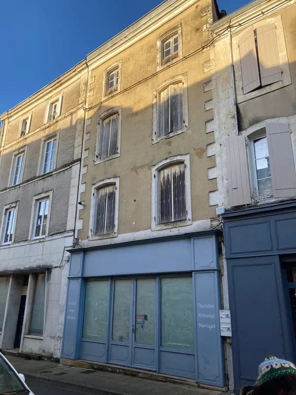 Dpt Charente (16), à vendre RUFFEC immeuble - Surface totale 330 m² environ, Surface habitable 176,37 m² - Photo 1