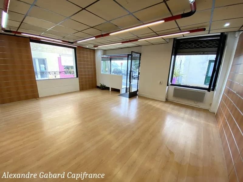 LANGON CENTRE VILLE - Immeuble en pierres comprenant 2 appartements et 1 local commercial - Photo 1