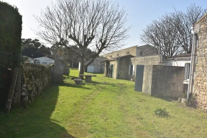 Dpt Charente Maritime (17), Ile d'Oléron, à vendre Ensemble immobilier, 6 pièces, dépendances, sur 1456 m², proche de st pierre d'Oléron - Photo 1