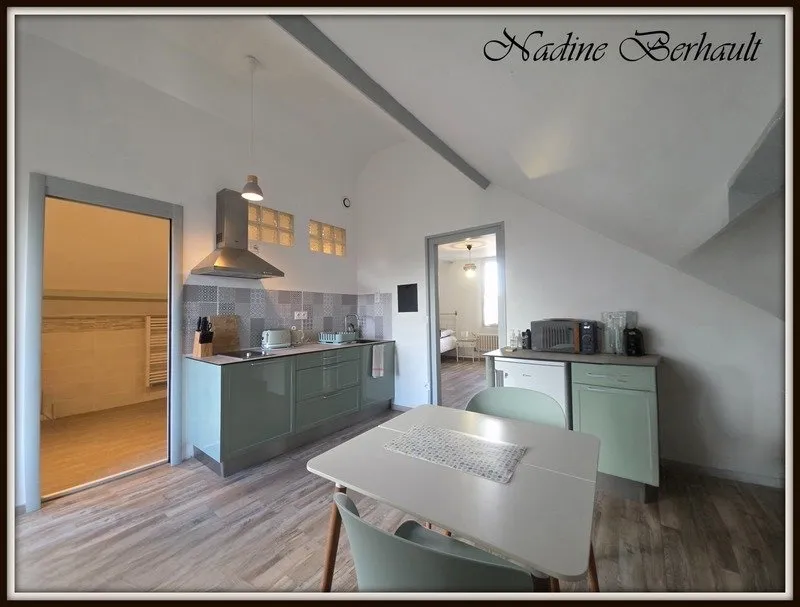 Immeuble à vendre AMILLY centre bourg (45) ensemble immobilier avec fort potentiel et rentabilité + de 37 000 €/an - Photo 1