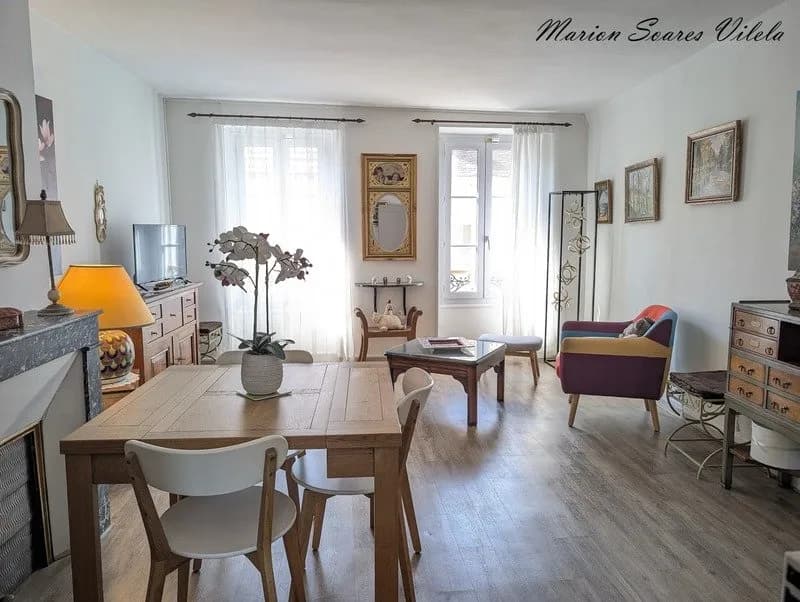 Immeuble- Local + beau duplex avec extérieur-CHAUMES-EN-BRIE centre - Photo 1