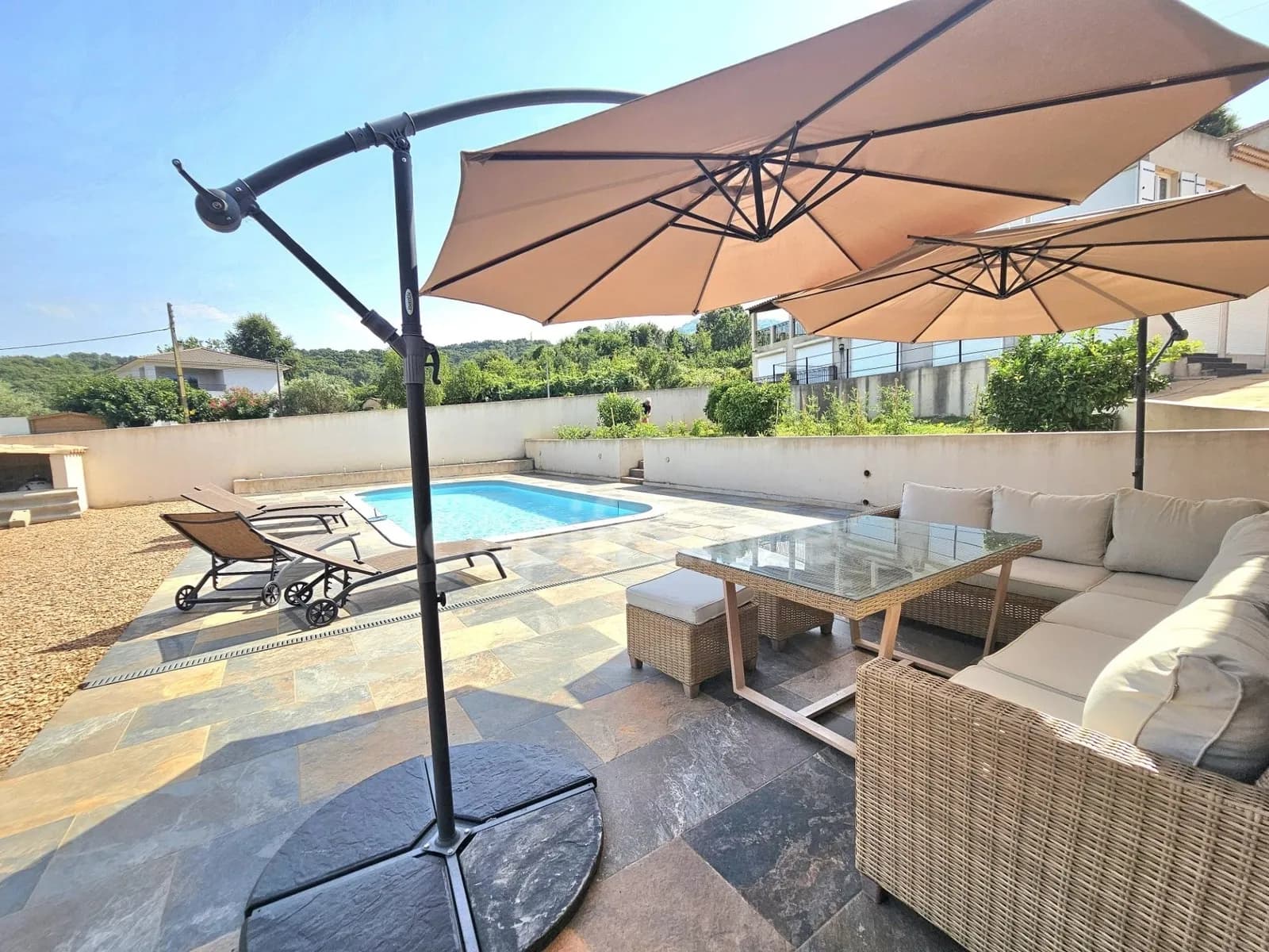 Ensemble immobilier de 368 m2 divisé en 3 habitations, piscine, terrain 1683 m2 à VESCOVATO (Haute Corse) - Photo 1