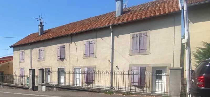 Immeuble construit en 1875 à LUXEUIL LES BAINS (70) - Photo 1