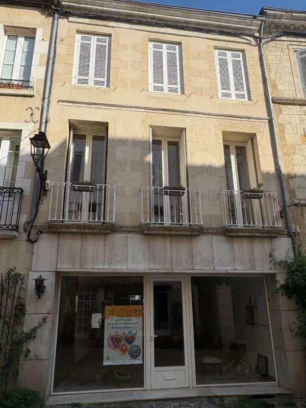 LA REOLE - IMMEUBLE MIXTE, COMMERCE AVEC LOGEMENT - Photo 1