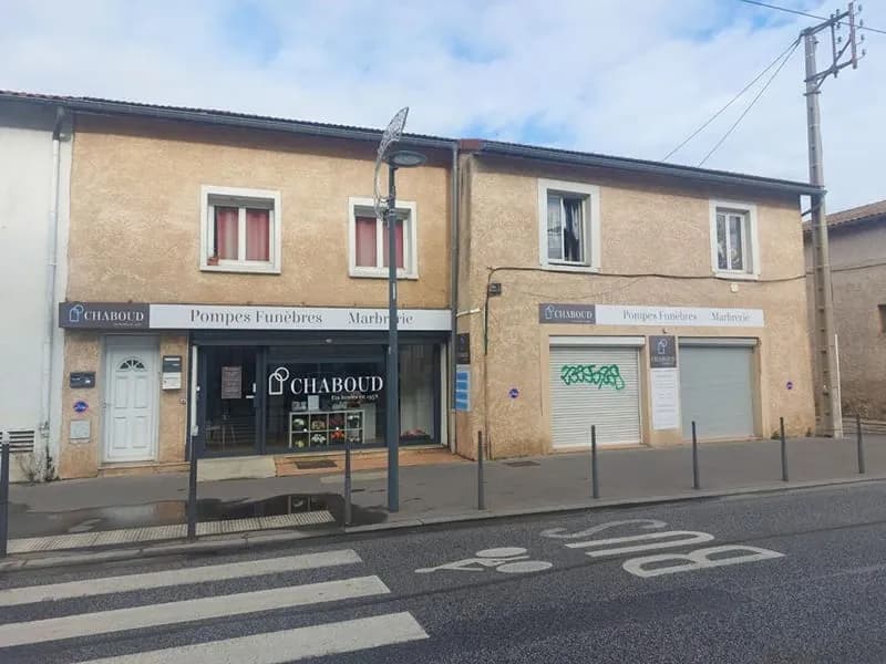 Immeuble de rapport 10 pièces 300 m² - Photo 1