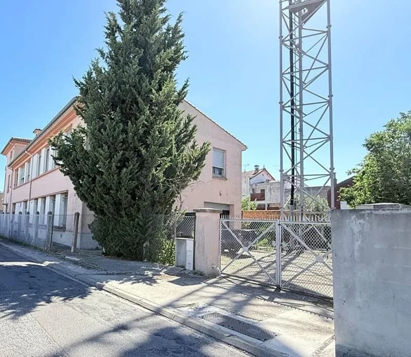 Immeuble 840m² style industriel ! Nombreuses possibilités ! - Photo 1