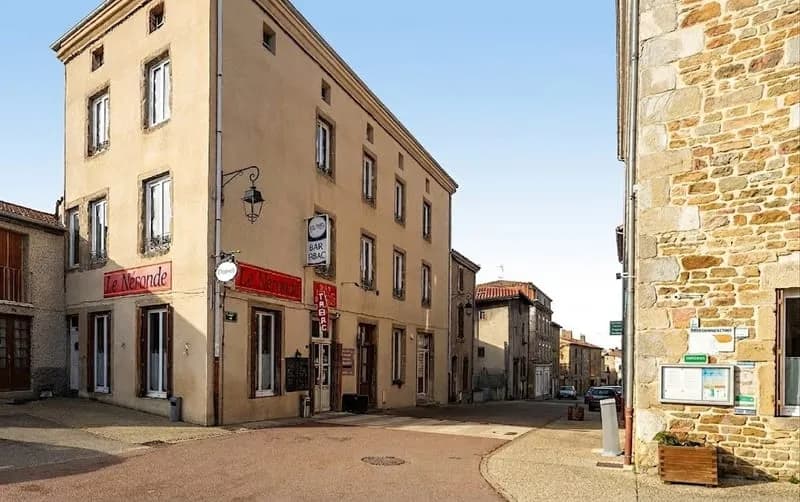 Immeuble de 270 m² avec local commercial - Photo 1