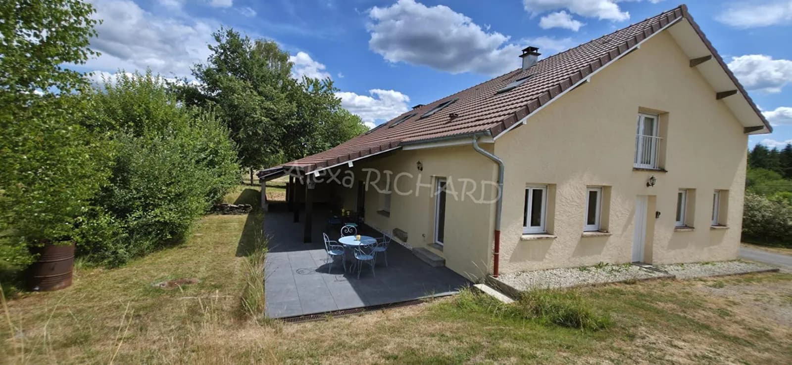 Ensemble immobilier à vendre - Photo 1