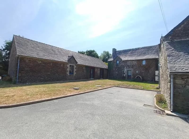 22340 Plévin Propriété Ensemble immobilier de caractère comprenant 4 logements indépendants entièrement rénovés DPE C - Photo 1