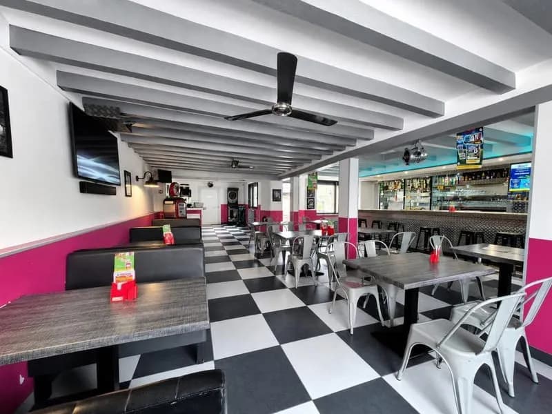 A VENDRE - FAGNIERES - IMMEUBLE AVEC BAR TABAC - T5 ET T2 - Photo 1