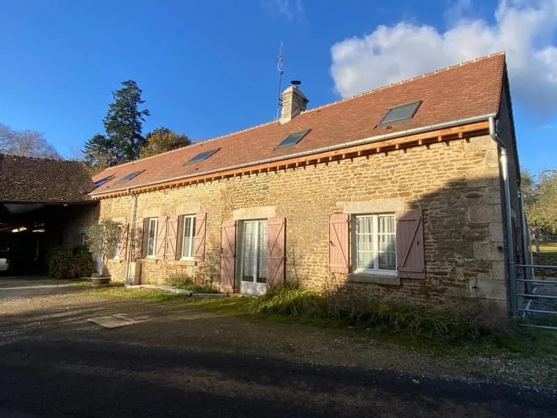 Ensemble immobilier de deux maisons avec dépendances sur un terrain de 7085 m² - Photo 1