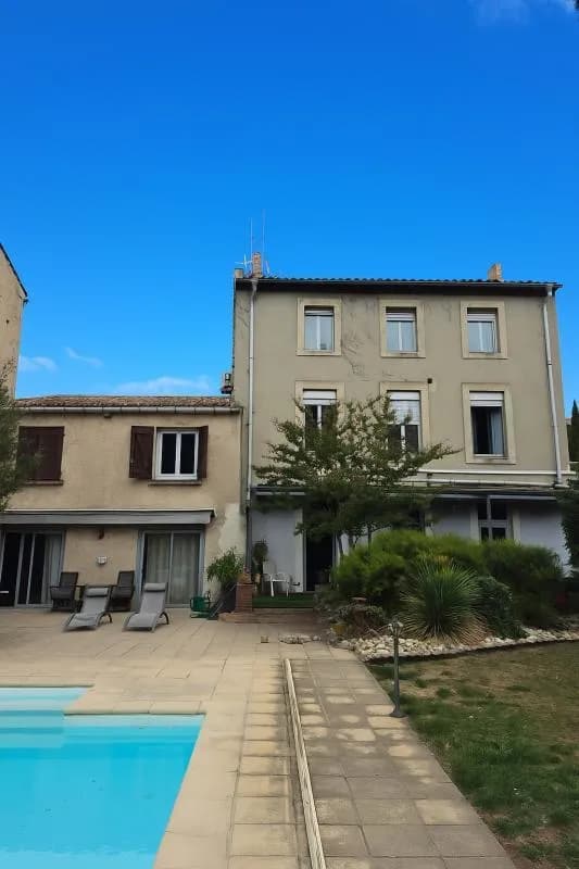 Ensemble immobilier avec 2 maisons piscine et garages - Photo 1