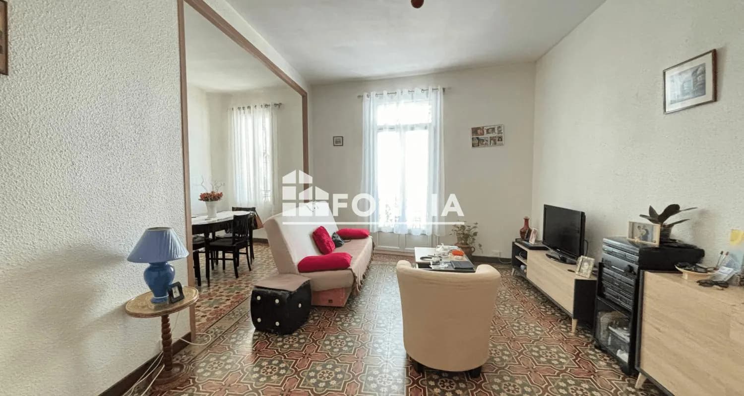 EXCLUSIVITÉ IMMEUBLE T2 + T3 + T4 + GARAGE + COUR - Photo 1