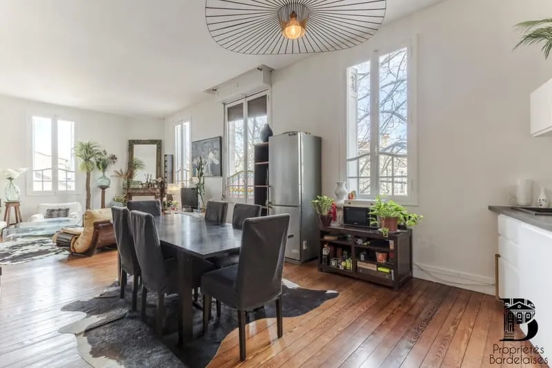 Magnifique immeuble bourgeois en pierre, 178 m² à Bordeaux Nansouty - Photo 1