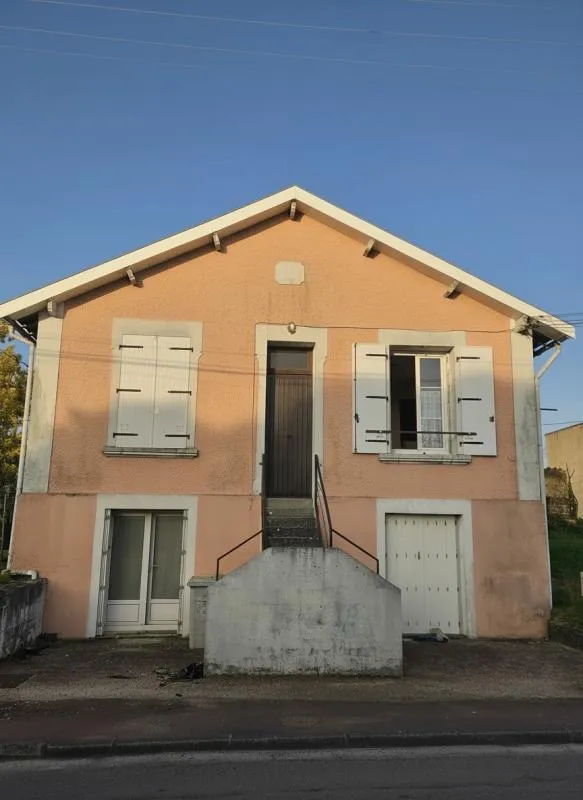 Immeuble de rapport à Saintes, 6 logements meublés, fort potentiel locatif - Photo 1