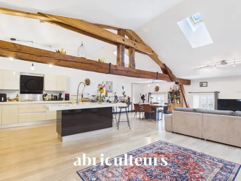 Immeuble polyvalent de 333 m² en vente à Saint-Savinien (17350) - Photo 1