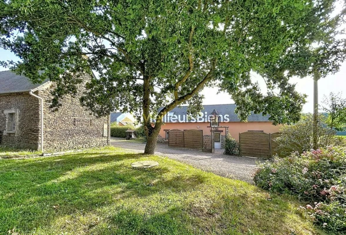 Ensemble immobilier composé de trois maisons indépendantes - Secteur Brocéliande - Photo 1