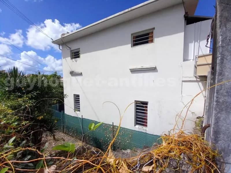 IMMEUBLE de rapport idéalement situé à Fort-de-France - investissement clé en main - Photo 1