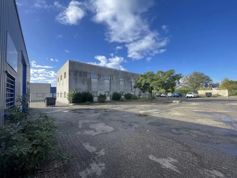 A VENDRE ENSEMBLE IMMOBILIER DE BUREAUX ALES - Photo 1