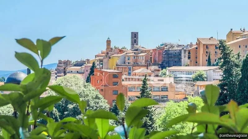 Immeuble loué avec 5 appartements + un commerce à GRASSE - Photo 1