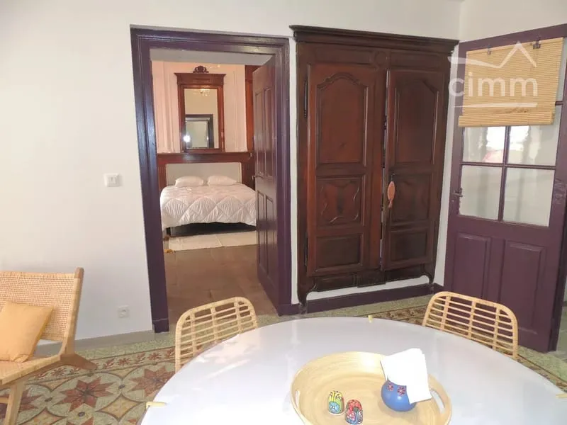Immeuble composé de 3 appartements T2's et 2 studios + Bail commercial +dépendances - Photo 1